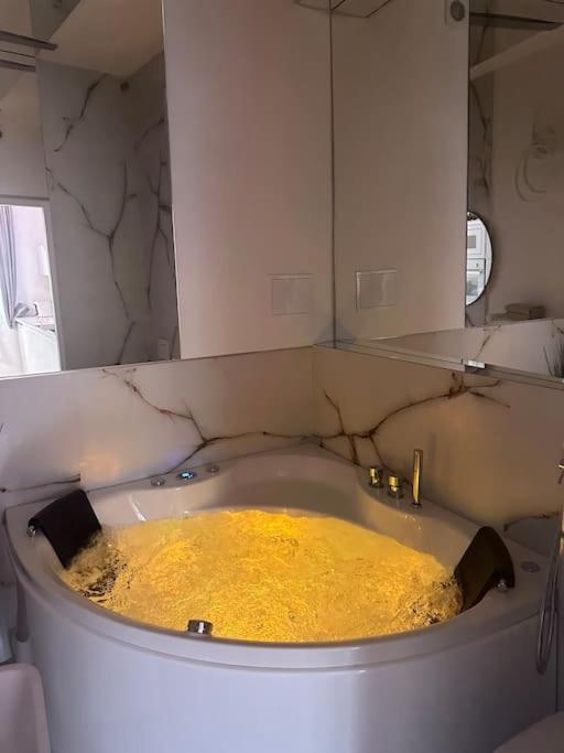 וייליצקה Salt Inn Apartments No 2 - Jacuzzi מראה חיצוני תמונה